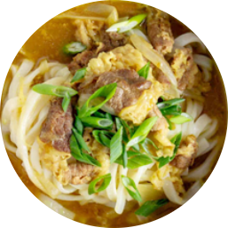 Udon-Nudeln-Curry mit Rindfleisch (scharf)