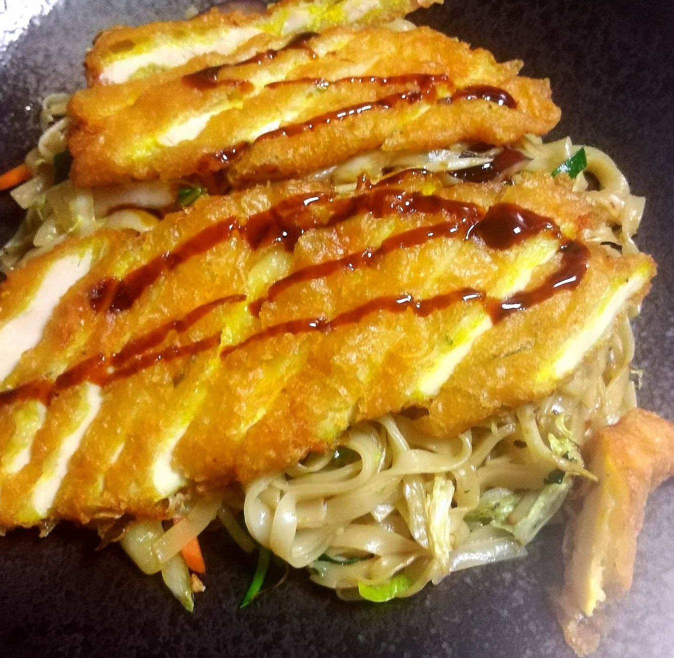 Pad-Thai mit knuspriger Ente