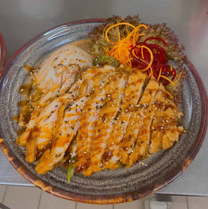 Knuspriges Hähnchen mit Kokosmilch und Mango-Sauce (scharf)